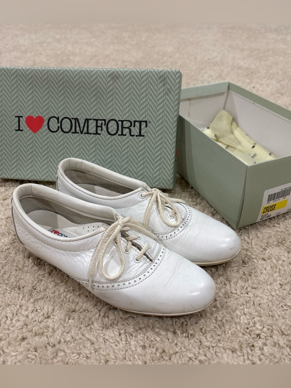 I Love Comfort White Leather Lace-Up Athleisure Oxford Shoes Size 6M w/ Box